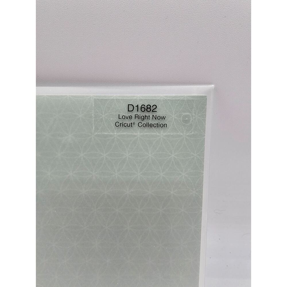 Close to My Heart - Cricut Love Right Now D1682 Acrylic Cling Stamp - Picture 2 of 3